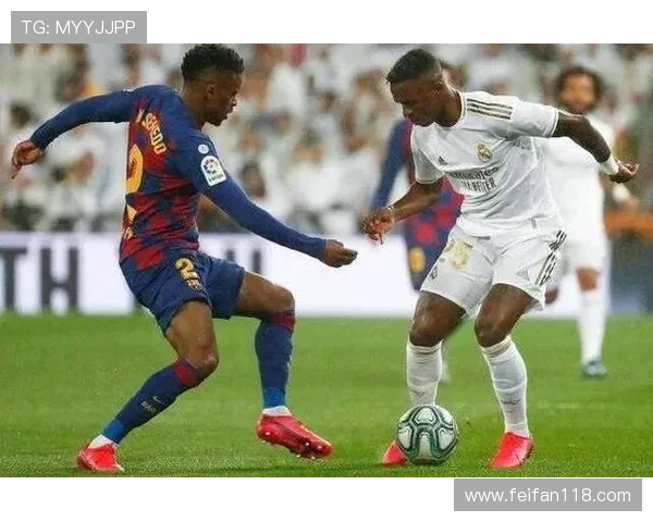 巴萨与皇马巅峰对决直播：国家德比硝烟再起